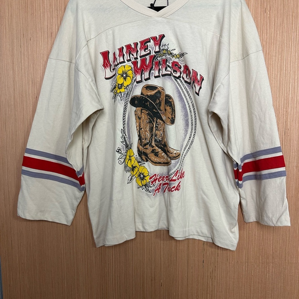 Daydreamer Lainey Wilson Heart Like A Truck Long Sleeve Tee, $99 NWT, Size L/XL - Picture 2 of 10